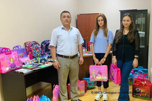 GGİ ƏMƏKDAŞLARININ ÖVLADLARI ÜÇÜN MƏKTƏB LƏVAZİMATLARI HƏDİYYƏ OLUNUB