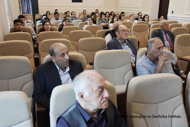GEOLOGİYA VƏ GEOFİZİKA İNSTİTUTUNDA ÜMUMRESPUBLİKA ELMİ SEMİNARI REALLAŞIB