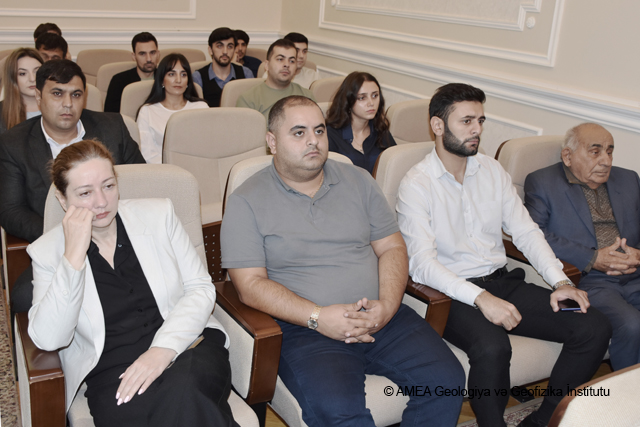 GGİ-də MÜTƏXƏSSİSLƏR ŞURASININ VƏ ÜMUMRESPUBLİKA ELMİ SEMİNARININ BİRGƏ İCLASI KEÇİRİLİB