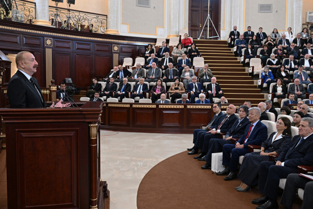 AZƏRBAYCAN MİLLI ELMLƏR AKADEMİYASININ 80 İLLİK YUBİLEYİNƏ HƏSR OLUNMUŞ YIĞINCAQ KEÇİRİLİB