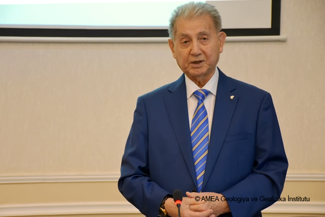GGİ-də AKADEMİK ƏKPƏR FEYZULLAYEVİN 80 İLLİK YUBİLEYİ MÜNASİBƏTİLƏ ELMİ ŞURANIN TƏNTƏNƏLİ İCLASI KEÇİRİLİB