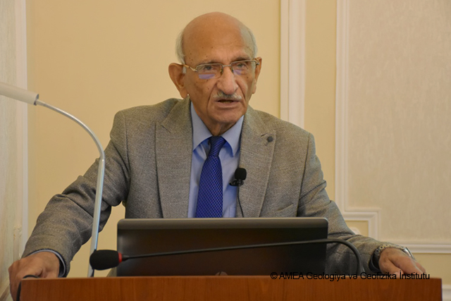 GGİ-də AKADEMİK ƏKPƏR FEYZULLAYEVİN 80 İLLİK YUBİLEYİ MÜNASİBƏTİLƏ ELMİ ŞURANIN TƏNTƏNƏLİ İCLASI KEÇİRİLİB