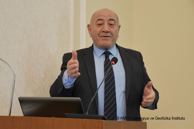 GGİ-də AKADEMİK ƏKPƏR FEYZULLAYEVİN 80 İLLİK YUBİLEYİ MÜNASİBƏTİLƏ ELMİ ŞURANIN TƏNTƏNƏLİ İCLASI KEÇİRİLİB