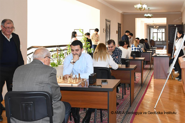 GGİ-də AMEA-nın 80 İLLİK YUBİLEYİNƏ VƏ ZƏFƏR GÜNÜNƏ HƏSR OLUNMUŞ ŞAHMAT TURNİRİNƏ START VERİLİB