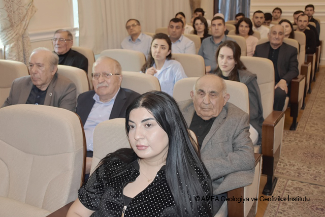 GEOLOGİYA VƏ GEOFİZİKA İNSTİTUTUNDA AKADEMİK YUSİF MƏMMƏDƏLİYEVİN 120 İLLİYİ MÜNASİBƏTİLƏ TƏDBİR KEÇİRİLİB