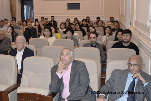GEOLOGİYA VƏ GEOFİZİKA İNSTİTUTUNDA AKADEMİK YUSİF MƏMMƏDƏLİYEVİN 120 İLLİYİ MÜNASİBƏTİLƏ TƏDBİR KEÇİRİLİB