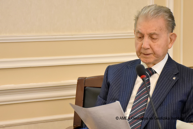 GEOLOGİYA VƏ GEOFİZİKA İNSTİTUTU ELMİ ŞURASININ İCLASINDA BİR SIRA MÜHÜM MƏSƏLƏLƏR MÜZAKİRƏ EDİLİB