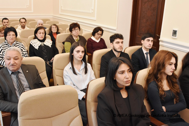 GEOLOGİYA VƏ GEOFİZİKA İNSTİTUTUNDA AKADEMİK ŞAMİL ƏZİZBƏYOVUN 120 İLLİYİ MÜNASİBƏTİLƏ TƏDBİR KEÇİRİLİB