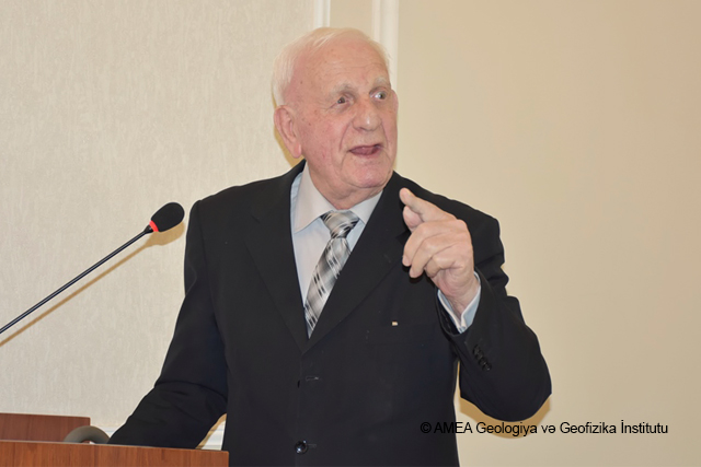 GEOLOGİYA VƏ GEOFİZİKA İNSTİTUTUNDA AKADEMİK ŞAMİL ƏZİZBƏYOVUN 120 İLLİYİ MÜNASİBƏTİLƏ TƏDBİR KEÇİRİLİB