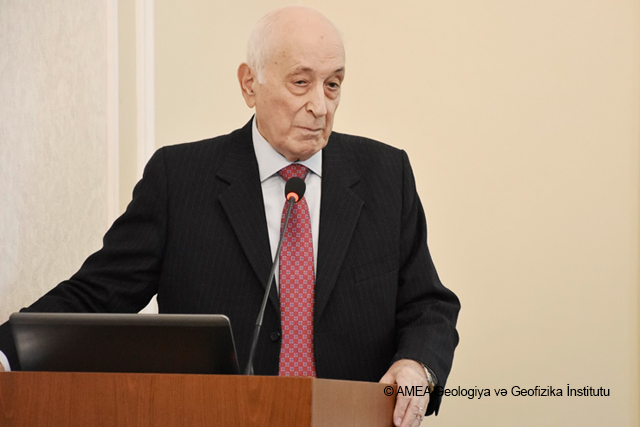 GEOLOGİYA VƏ GEOFİZİKA İNSTİTUTUNDA AKADEMİK ŞAMİL ƏZİZBƏYOVUN 120 İLLİYİ MÜNASİBƏTİLƏ TƏDBİR KEÇİRİLİB