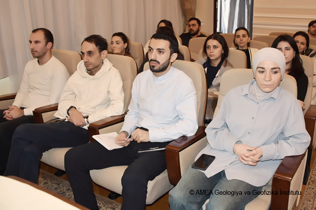 GEOLOGİYA VƏ GEOFİZİKA İNSTİTUTUNDA GƏNCLƏR ÜÇÜN NÖVBƏTİ LEKTORİYA REALLAŞIB