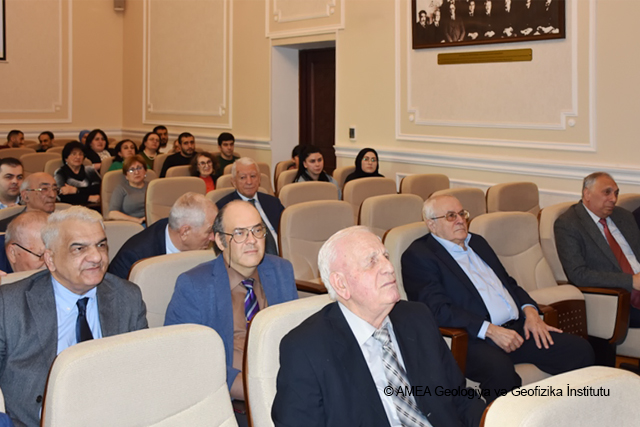 GEOLOGİYA VƏ GEOFİZİKA İNSTİTUTUNUN ELMİ ŞURASINDA BİR SIRA MÜHÜM MƏSƏLƏLƏRİN MÜZAKİRƏSİ KEÇİRİLİB