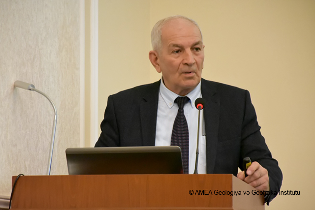GEOLOGİYA VƏ GEOFİZİKA İNSTİTUTUNUN ELMİ ŞURASINDA BİR SIRA MÜHÜM MƏSƏLƏLƏRİN MÜZAKİRƏSİ KEÇİRİLİB
