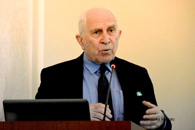 ETN GEOLOGİYA İNSTİTUTUNDA NÖVBƏTİ LEKTORİYA REALLAŞIB