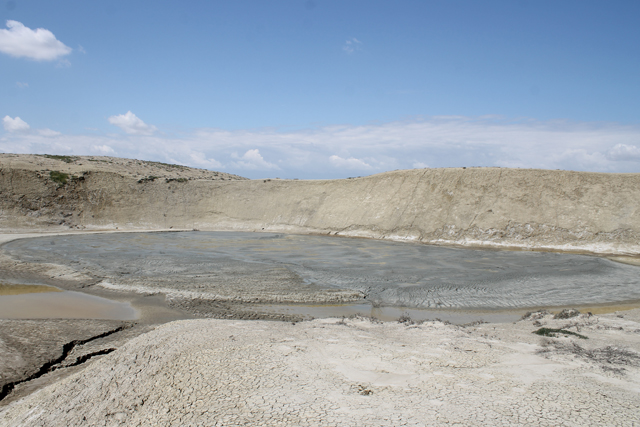 ABŞERON YARIMADASINDA PALÇIQ VULKANI PÜSKÜRMƏSİ İLƏ BAĞLI YAYILAN XƏBƏRLƏR TƏSDİQİNİ TAPMAYIB - MONİTORİNQLƏRİN NƏTİCƏLƏRİ