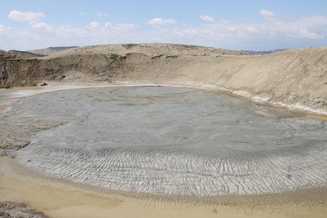ABŞERON YARIMADASINDA PALÇIQ VULKANI PÜSKÜRMƏSİ İLƏ BAĞLI YAYILAN XƏBƏRLƏR TƏSDİQİNİ TAPMAYIB - MONİTORİNQLƏRİN NƏTİCƏLƏRİ
