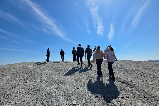 BAKIDA KEÇİRİLƏCƏK 13-cü DÜNYA ŞƏHƏRSALMA FORUMUNA (WUF13) HAZIRLIQ ÇƏRÇİVƏSİNDƏ MƏKTƏBLİLƏR ÜÇÜN PALÇIQ VULKANINA EKSKURSİYA TƏŞKİL OLUNUB