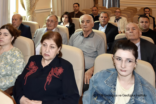 GEOLOGİYA İNSTİTUTUNDA MÜTƏXƏSSİSLƏR ŞURASININ VƏ ÜMUMRESPUBLİKA ELMİ SEMİNARININ BİRGƏ İCLASI KEÇİRİLİB