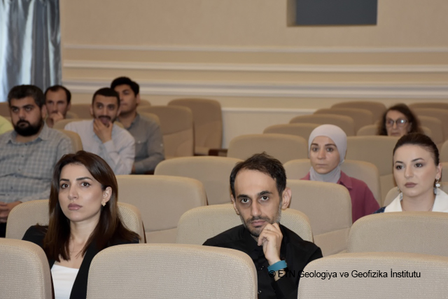 ETN GEOLOGİYA İNSTİTUTUNDA NÖVBƏTİ DİSSERTASİYA İŞİNİN MÜZAKİRƏSİ KEÇİRİLİB