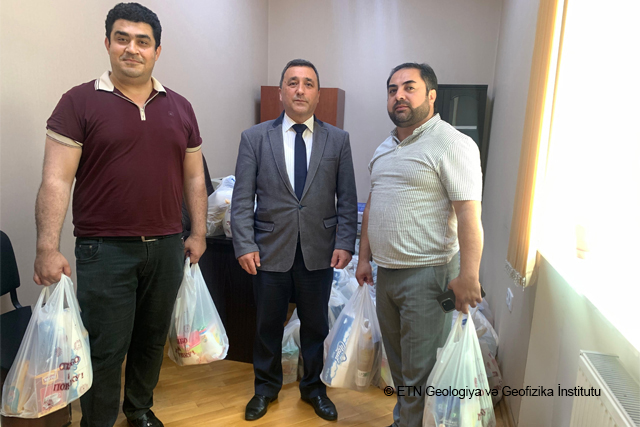 GEOLOGİYA İNSTİTUTUNDA ƏMƏKDAŞLARA QURBAN BAYRAMI MÜNASİBƏTİLƏ ƏRZAQ YARDIMI GÖSTƏRİLİB