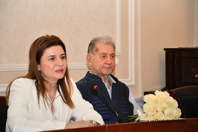 ELÇİN VƏLİYEV KOLLEKTİVƏ TƏQDİM  EDİLİB