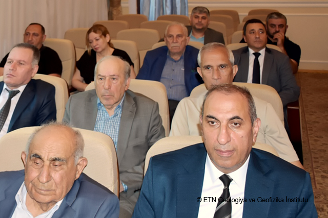 ELÇİN VƏLİYEV KOLLEKTİVƏ TƏQDİM  EDİLİB