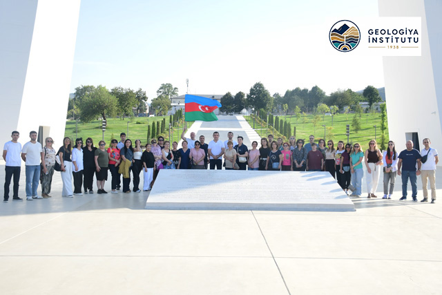 GEOLOGİYA İNSTİTUTUNUN KOLLEKTİVİ İŞĞALDAN AZAD OLUNMUŞ ƏRAZİLƏRİ ZİYARƏT EDİB