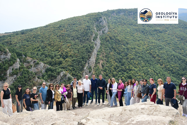 GEOLOGİYA İNSTİTUTUNUN KOLLEKTİVİ İŞĞALDAN AZAD OLUNMUŞ ƏRAZİLƏRİ ZİYARƏT EDİB