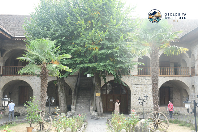 GEOLOGİYA İNSTİTUTUNUN ƏMƏKDAŞLARININ ŞƏKİ SƏFƏRİ