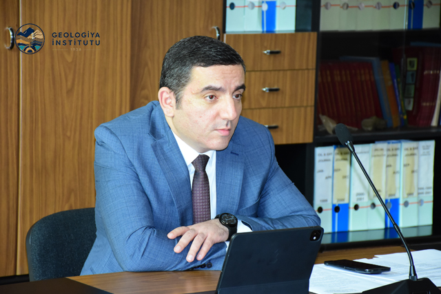 GEOLOGİYA İNSTİTUTUNUN ELMİ ŞURASININ NÖVBƏTİ İCLASI KEÇİRİLİB