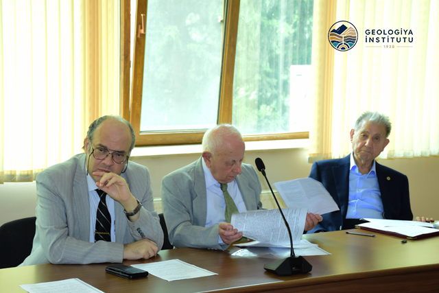 GEOLOGİYA İNSTİTUTUNUN ELMİ ŞURASININ NÖVBƏTİ İCLASI KEÇİRİLİB
