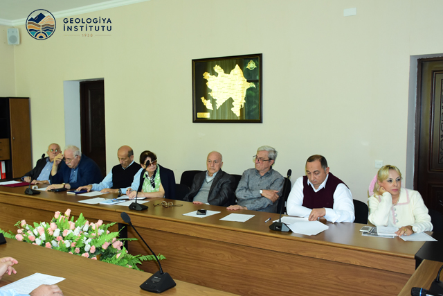 GEOLOGİYA İNSTİTUTUNUN ELMİ ŞURASININ NÖVBƏTİ İCLASI KEÇİRİLİB