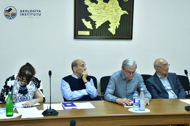 GEOLOGİYA İNSTİTUTUNUN ELMİ ŞURASINDA TƏDQİQAT LAYİHƏLƏRİNİN ARALIQ HESABATLARI MÜZAKİRƏ OLUNUB.