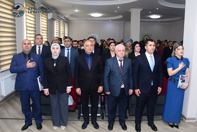 ŞƏHİD MAYOR XƏYAL MƏMMƏDOVUN HƏYAT VƏ DÖYÜŞ YOLUNA HƏSR OLUNMUŞ KİTAB TƏQDİM EDİLİB