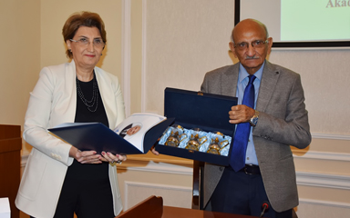 GGİ-də AKADEMİK ƏKPƏR FEYZULLAYEVİN 80 İLLİK YUBİLEYİ MÜNASİBƏTİLƏ ELMİ ŞURANIN TƏNTƏNƏLİ İCLASI KEÇİRİLİB