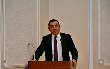 ELÇİN VƏLİYEV KOLLEKTİVƏ TƏQDİM  EDİLİB