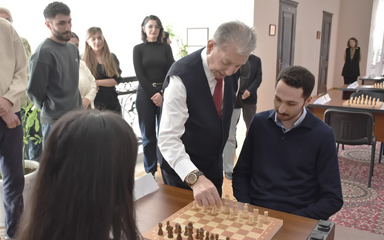 GGİ-də AMEA-nın 80 İLLİK YUBİLEYİNƏ VƏ ZƏFƏR GÜNÜNƏ HƏSR OLUNMUŞ ŞAHMAT TURNİRİNƏ START VERİLİB