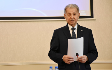 GEOLOGİYA VƏ GEOFİZİKA İNSTİTUTUNUN ELMİ ŞURASINDA BİR SIRA MÜHÜM MƏSƏLƏLƏRİN MÜZAKİRƏSİ KEÇİRİLİB